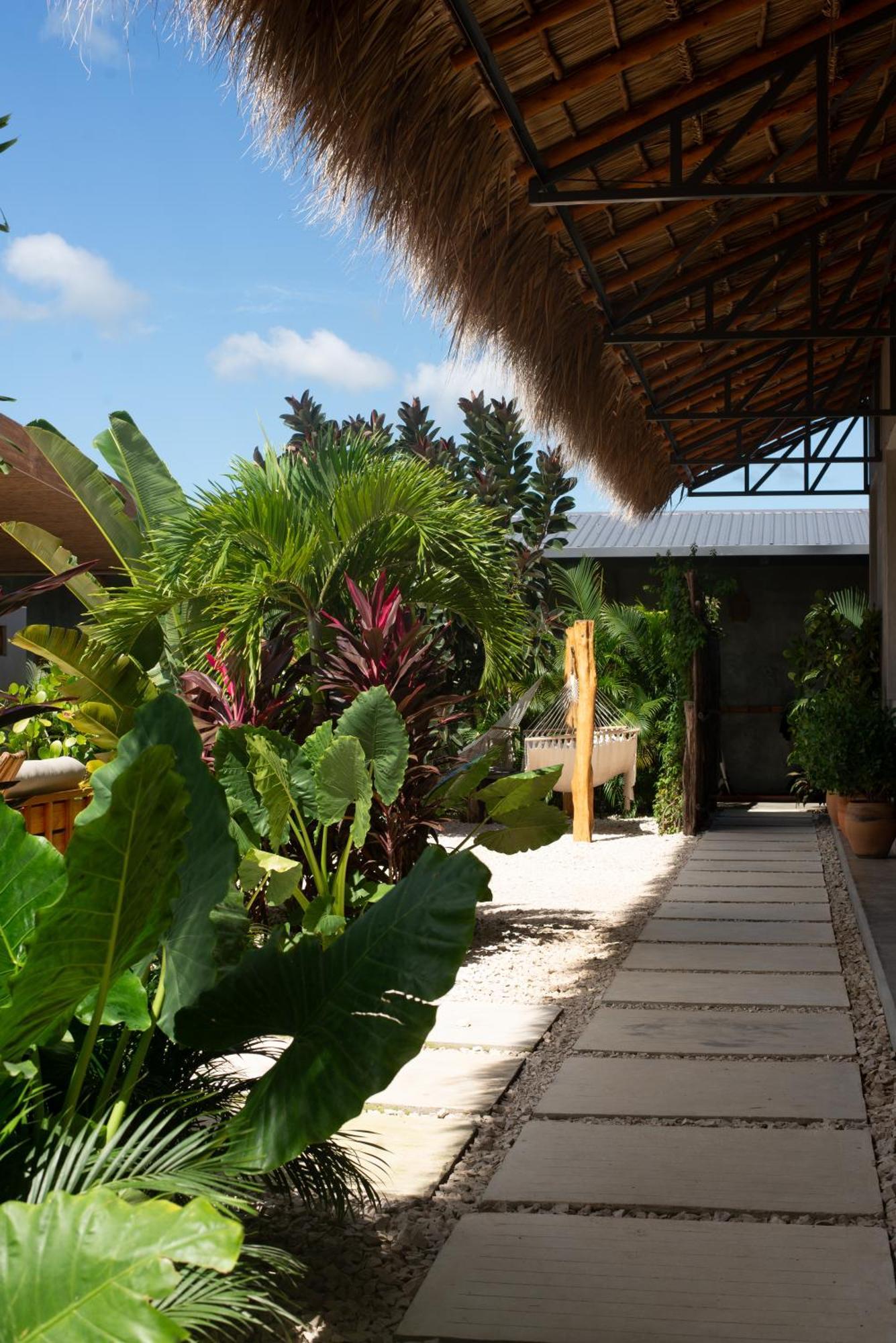 Tukasa - Surfhouse Popoyo Hotel Exterior photo