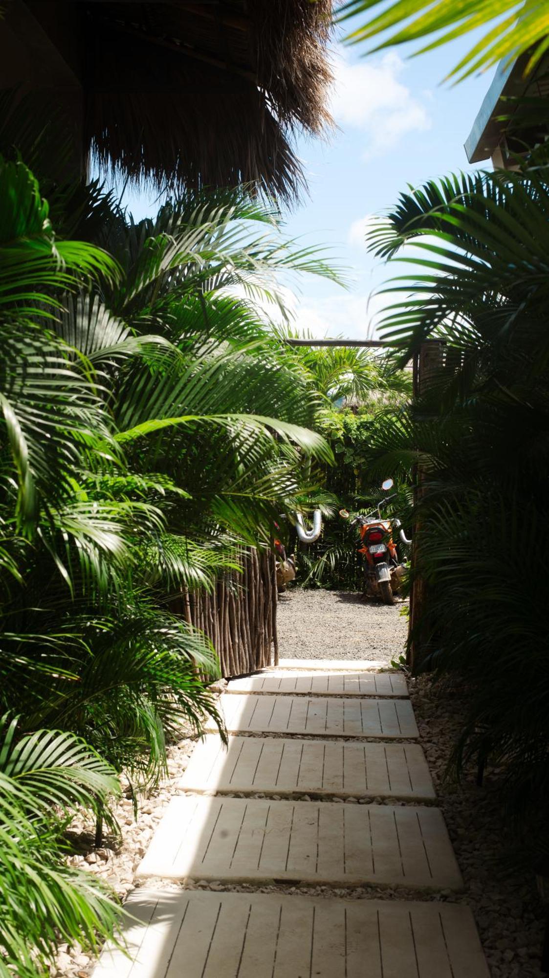 Tukasa - Surfhouse Popoyo Hotel Exterior photo